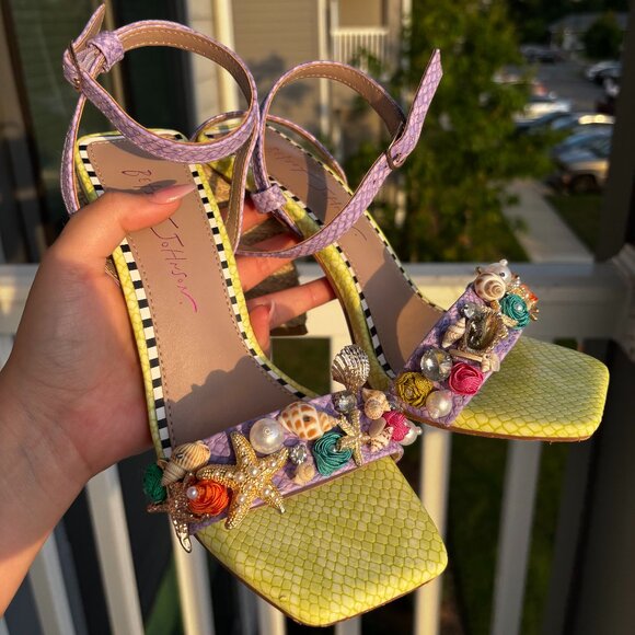 Mermaid Shoes Size 6 - Picture 1 of 4